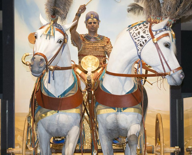 1 The Crossroads of Civilization exhibit at Milwaukee Public Museum features a lifesized sculpture of King Tut based on his mummy The chariot is based off of actual chariots found in his tomb and the horses39 design is an artist39s rendition of ancient Arabian horses