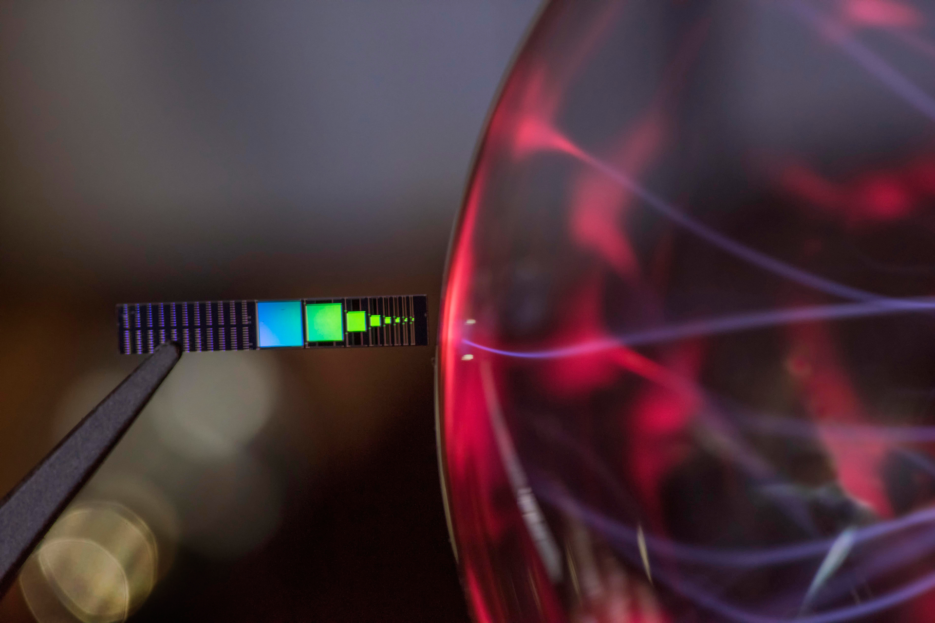 Sandia's silicon device