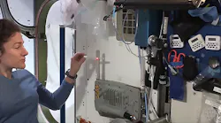 Jessica Meir demonstrates LEctenna