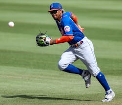 Gold Glover Francisco Lindor, the New York Mets’ shortstop, puts the new REV1X glove from Rawlings through its paces. Gold Glover Francisco Lindor, the New York Mets’ shortstop, puts the new REV1X glove from Rawlings through its paces.