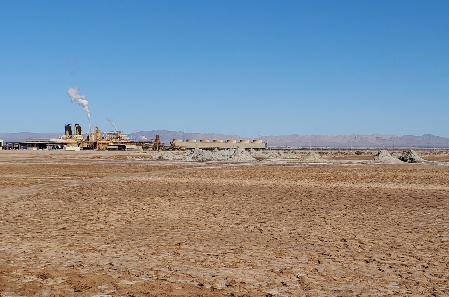 Mud volcanoes and mudpots