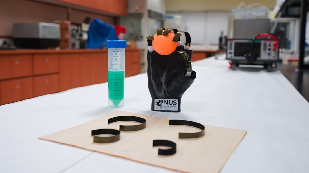 The wooden robotic gripper developed by NUS researchers can spontaneously stretch and bend in response to moisture, thermal and light stimulation. It also has good mechanical properties, is able to perform complex deformation, has a wide working temperature range and low manufacturing cost, and is biocompatible.