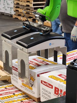 Robust, proven finger grippers provide the power necessary to lift heavy boxes and to nudge them into place for pallets stacked up to seven layers high.