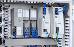 The “brain” of the system is the AXC F 2152 PLCnext Control, which controls the application and integrates it into the higher-level system. The “brain” of the system is the AXC F 2152 PLCnext Control, which controls the application and integrates it into the higher-level system.