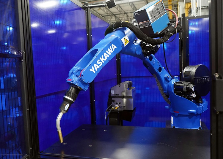 Designed for fast and easy installation or relocation, flexible pre-engineered work cells, such as the ArcWorld LC (Lite Cell), are ideal for job shops looking to supplement manual labor.