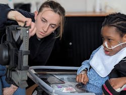 Because many users employ different tablets, it was necessary to design a flexible casing that could adapt to the dimensions and configurations unique to each model. Because many users employ different tablets, it was necessary to design a flexible casing that could adapt to the dimensions and configurations unique to each model.