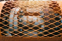 Coupling of motor and pump with machine guarding Coupling of motor and pump with machine guarding