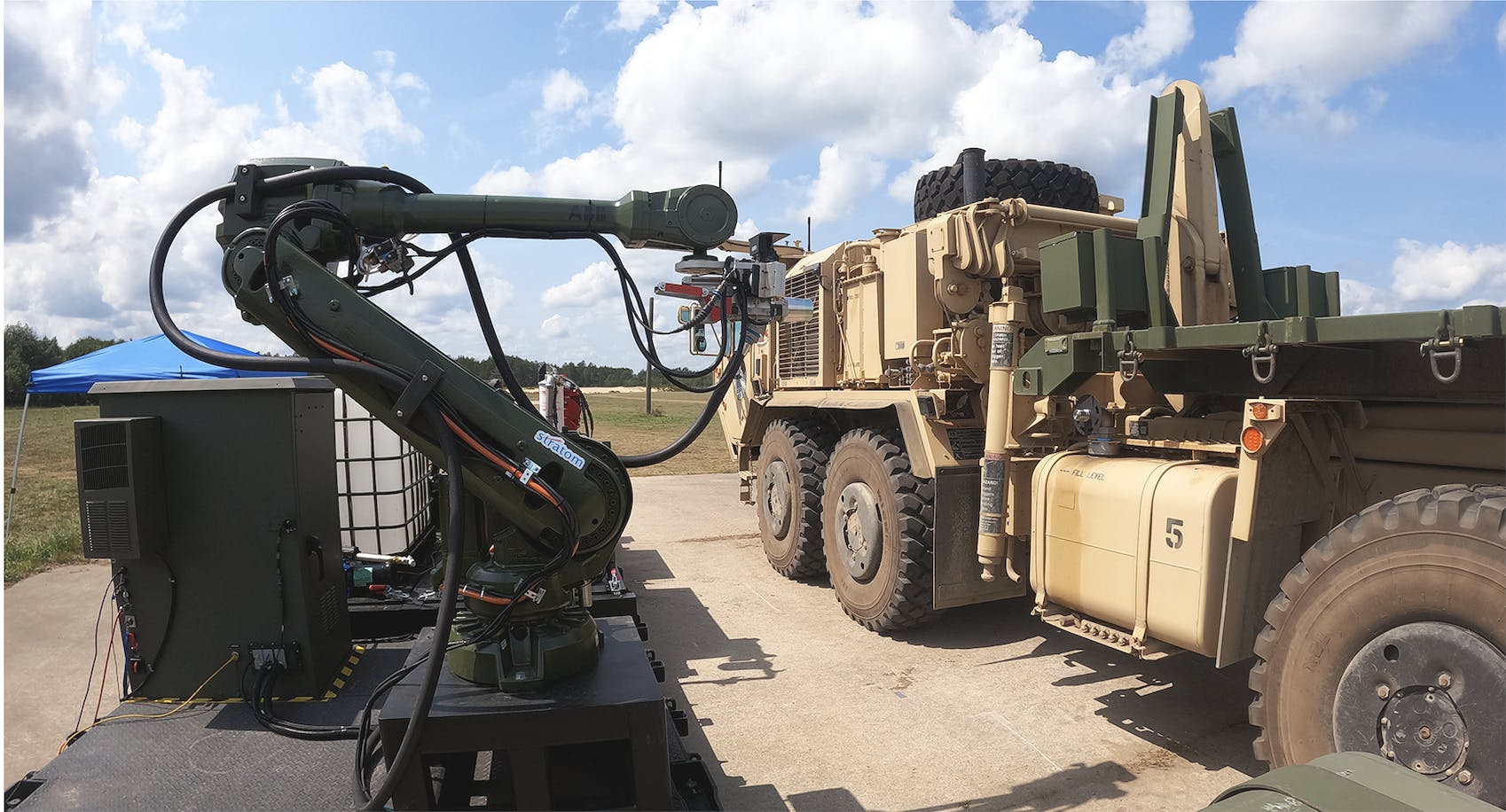 Autonomous robotic refueling arm