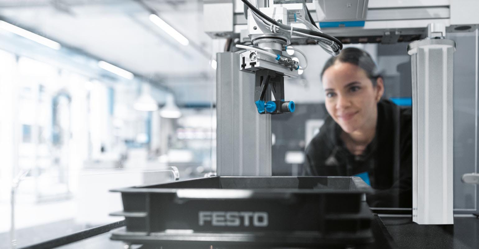 687a627ef431bf76e7b98a08 Gripper Ail1002993 C