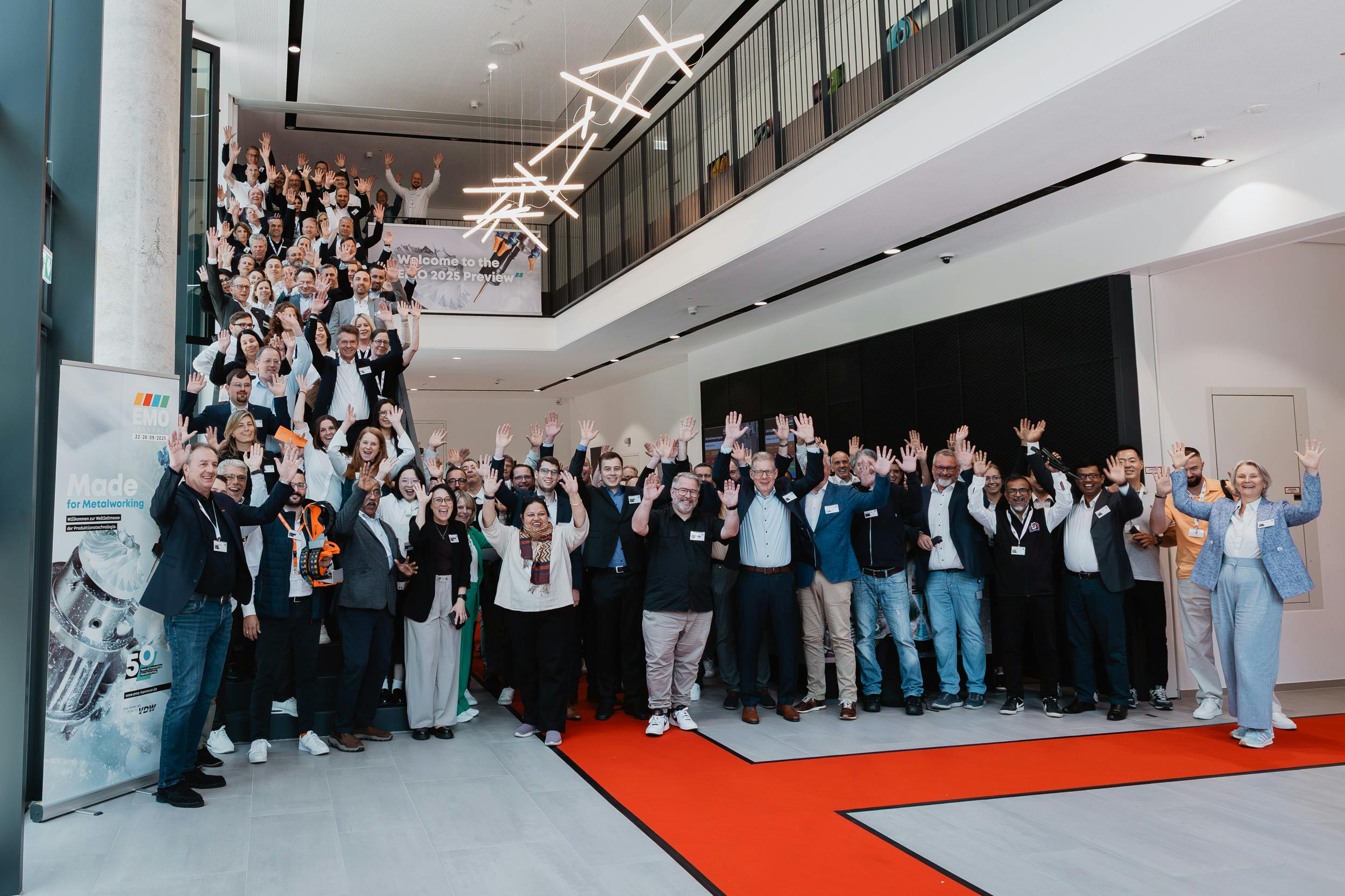 Dr. Markus Heering addressing journalists