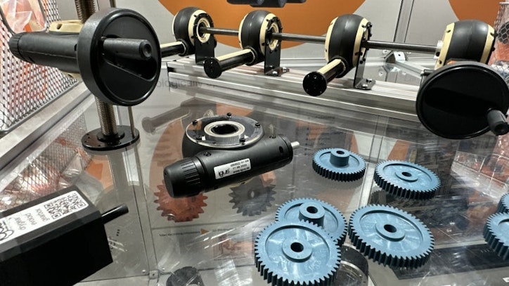 Pinion gears from igus enable accurate motion control for robotic end-of-arm tooling and packaging line changeovers.