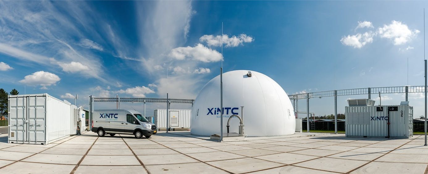Dome-shaped hydrogen storage modules offer safe, low-pressure storage of hydrogen in capacities from 150m&sup3; up to 10.000m&sup3;.