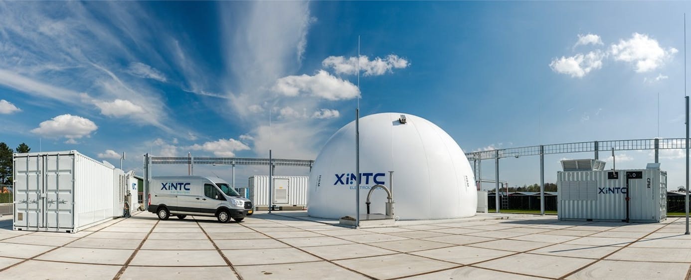 Dome-shaped hydrogen storage modules offer safe, low-pressure storage of hydrogen in capacities from 150m&sup3; up to 10.000m&sup3;.