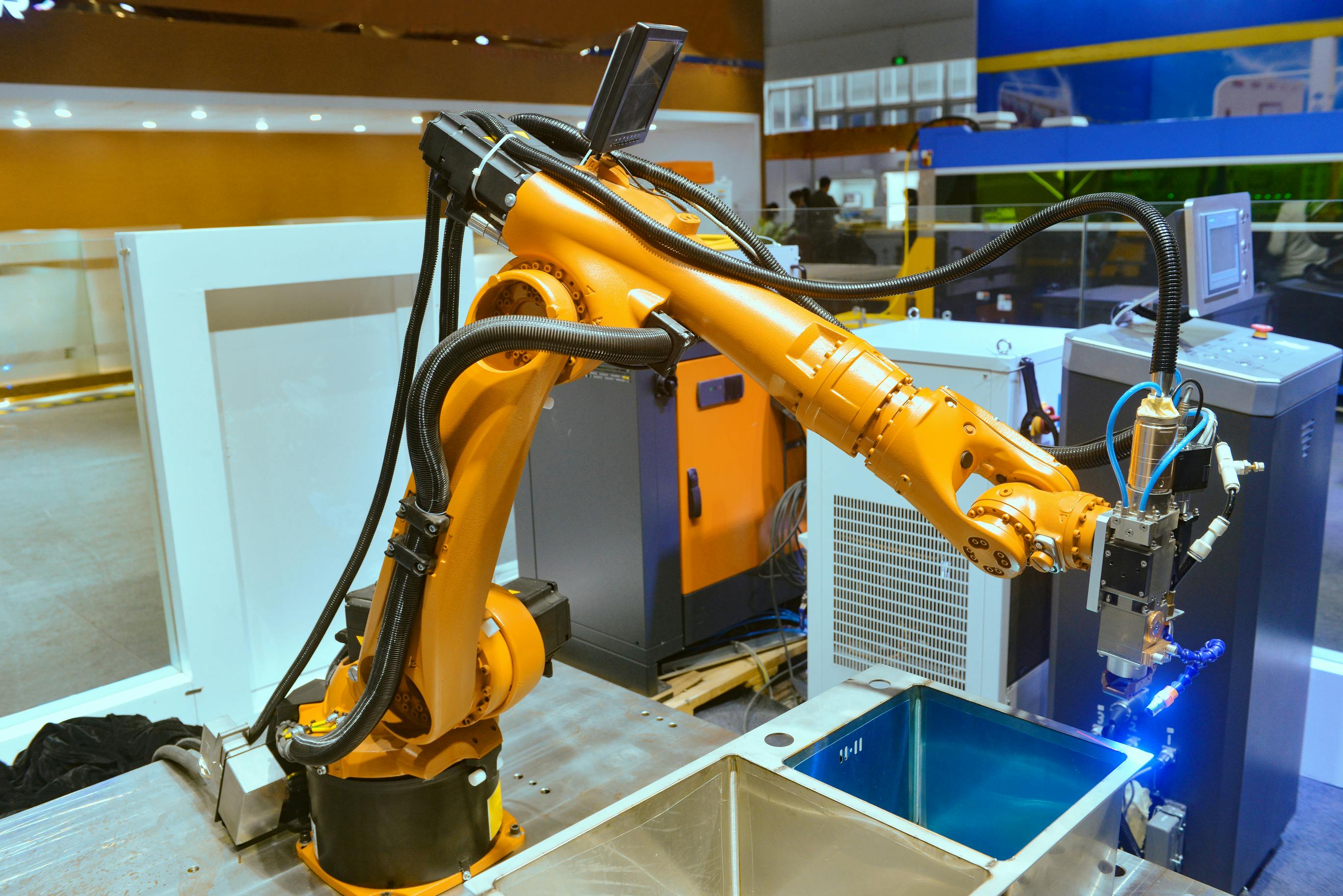 Robot arm in a factory